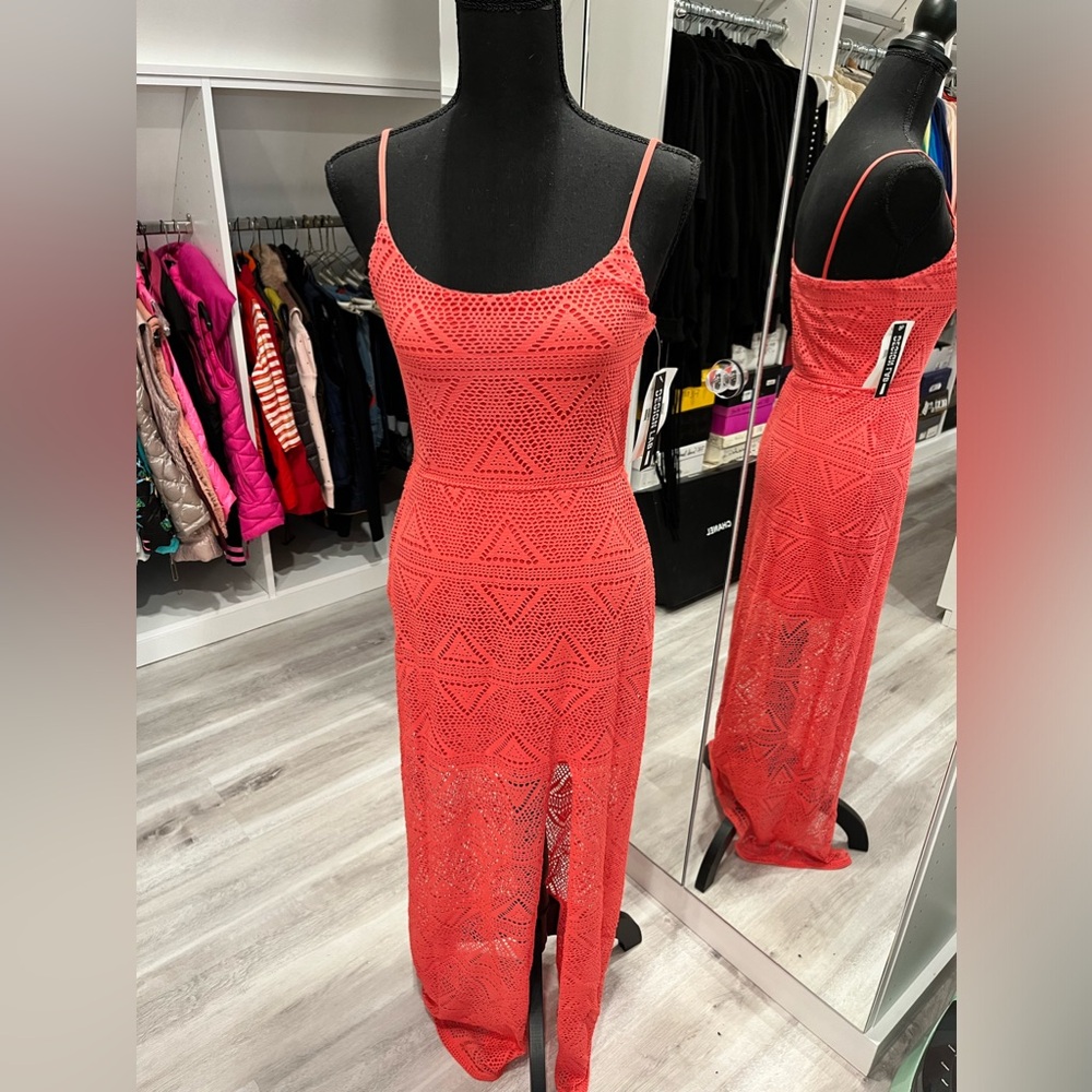 NWT Crochet coral dress with Side slit. Lining and spaghetti straps.